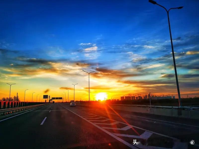 早安！希望你今天充满活力，迎接新的挑战。记住，每一天都是新的开始，努力追求你的梦