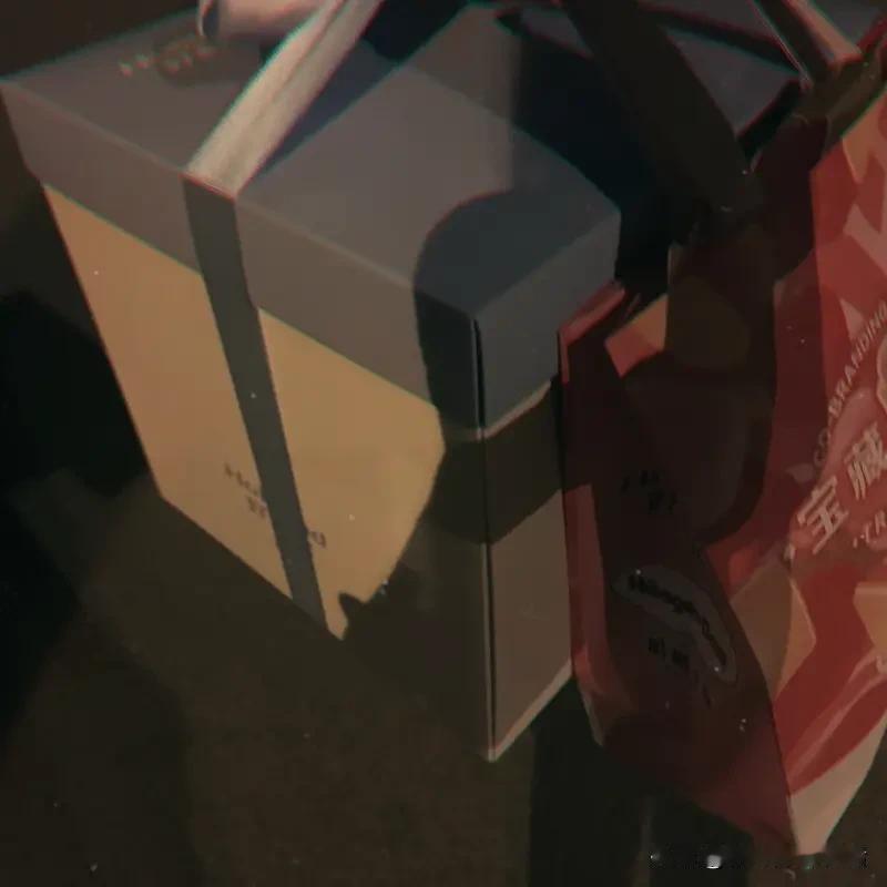 如今，越来越多男人不愿追女人，原因多样。追女生成本高，约会、送礼、发红包，逢节必