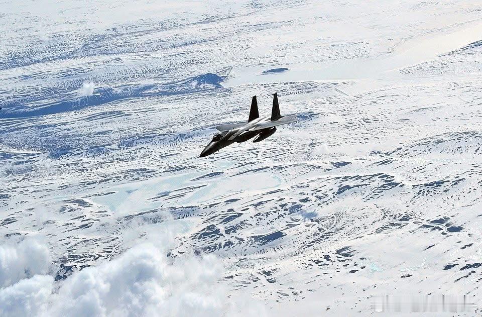 冰岛上空的鹰C，摄于2015年兵器影像外军影像武器装备