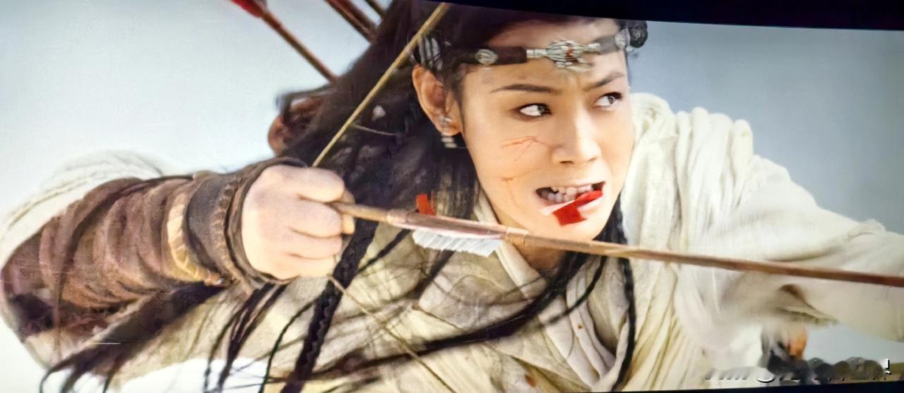 陈丽君演的阿育娅，大漠莫家大公主
李云霄演的燕子娘，风情万种有侠义
熊瑾怡演的阿