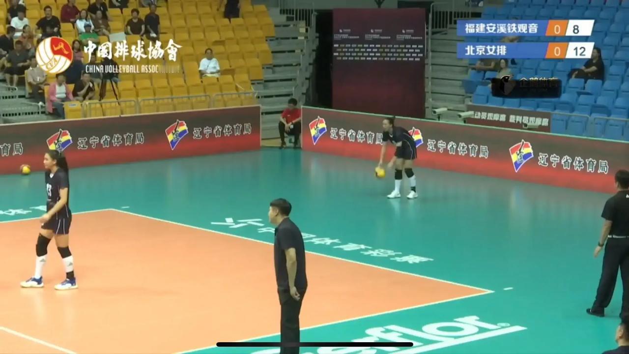 女排全锦赛风云：福建女排的逆袭之路
 
在体育的舞台上，每一场比赛都是一次激情的