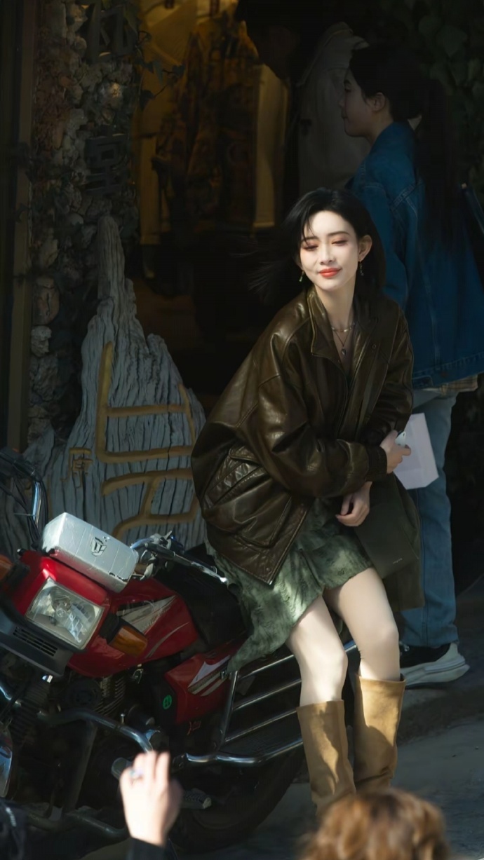 起猛了动画三线建模像孟子义易飒这建模简直是孟子义二次元分身，饱满眉弓 + 灵动杏