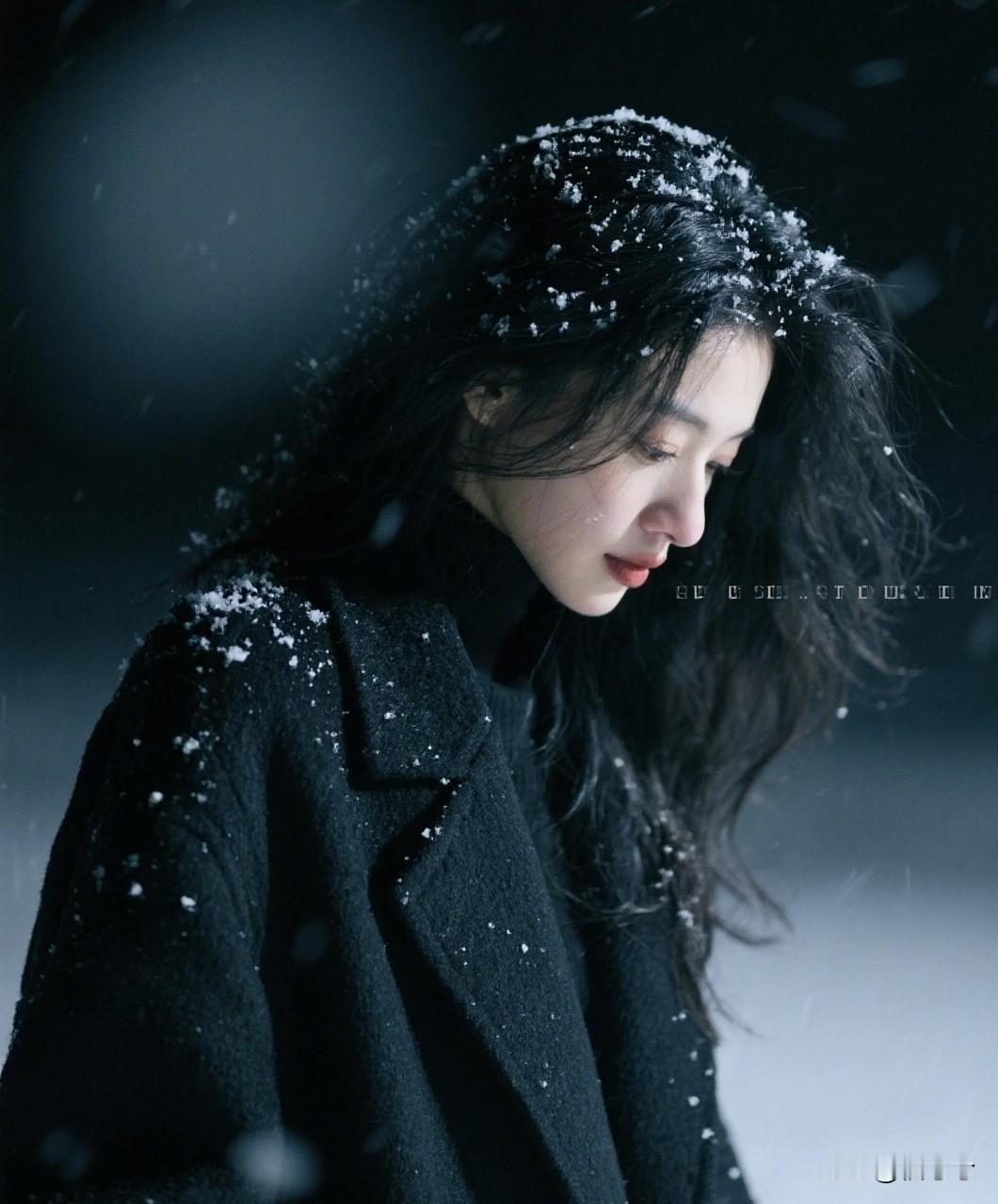 别慌，
难熬的日子总会过去。
 
不信你回头看看，
那些以为跨不过的坎，
那些熬