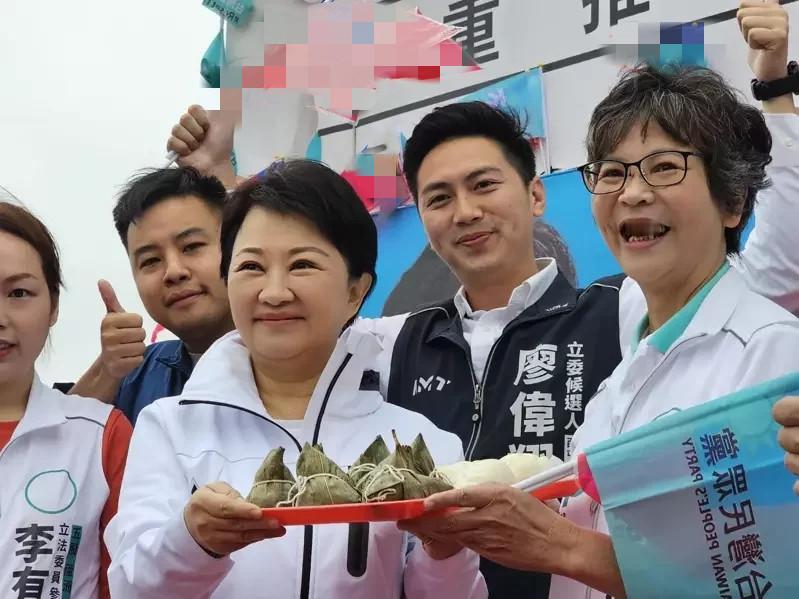 台湾“大选”倒数7天，蓝军有可能逆转胜吗？台媒体人张禹宣今天认为，要靠民众党候选