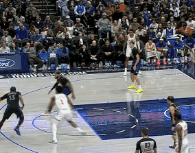 火箭打停独行侠的原因唯一，杜兰特！
北京时间1月4日，火箭与独行侠的比赛来到末节