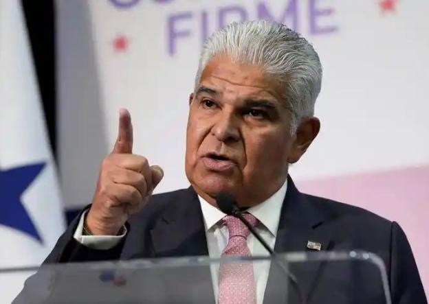 巴拿马这回有点昏头了。他们突然以“违宪”为理由，撕了和中企的港口合约，这摆明了是