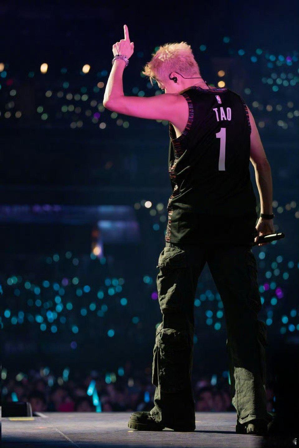 陶喆已经练成这样了 被陶喆的肌肉惊到斯哈！原来“流沙”男孩早已进化成“铁汉”，演