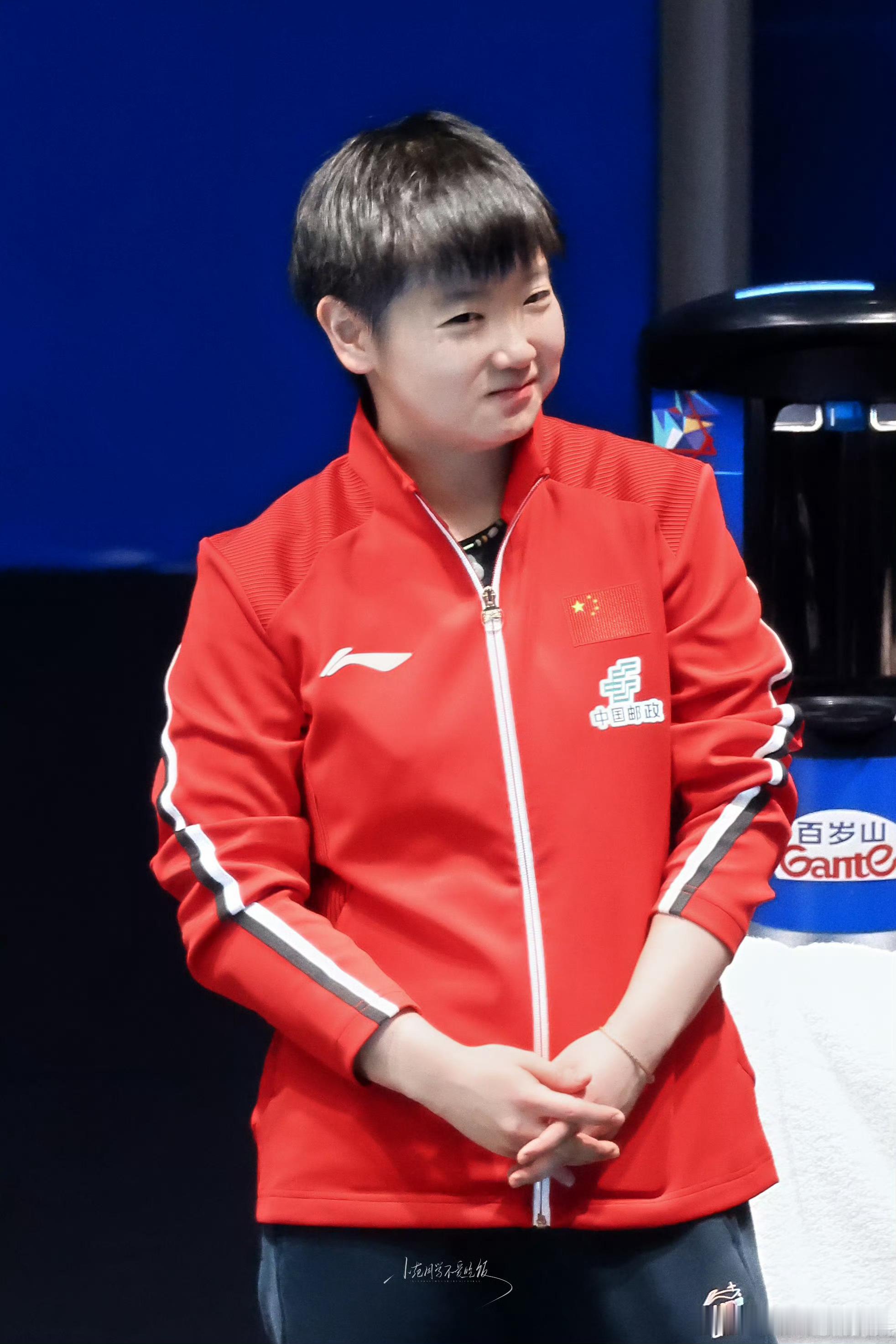 绝境翻盘！孙颖莎连追两局，用实力诠释何为世界第一世乒赛女团赛场，一场足以载入乒坛