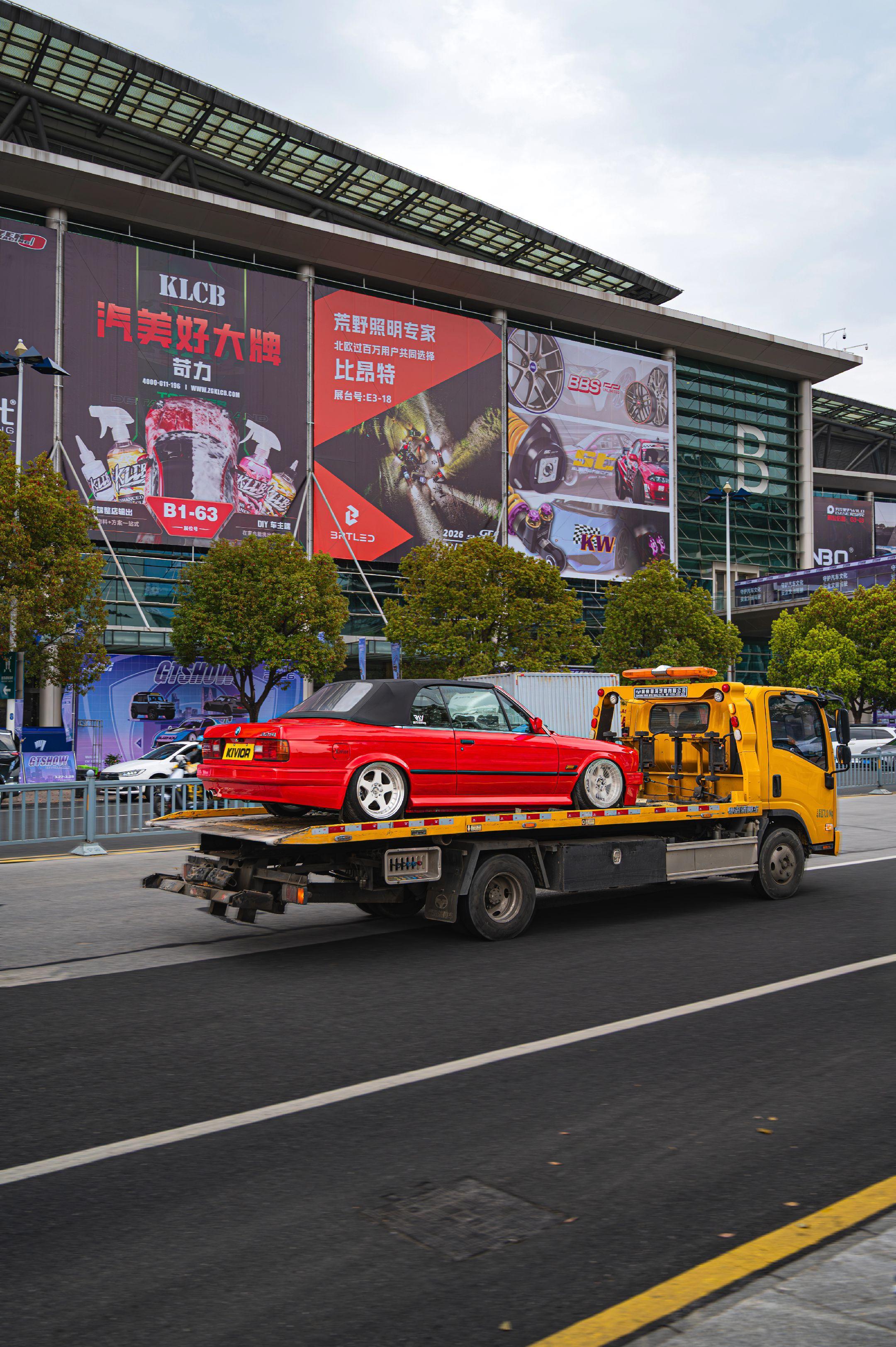 最美的一代宝马3系。BMW E30 325i  终于有机会给这台车单独拍一组了