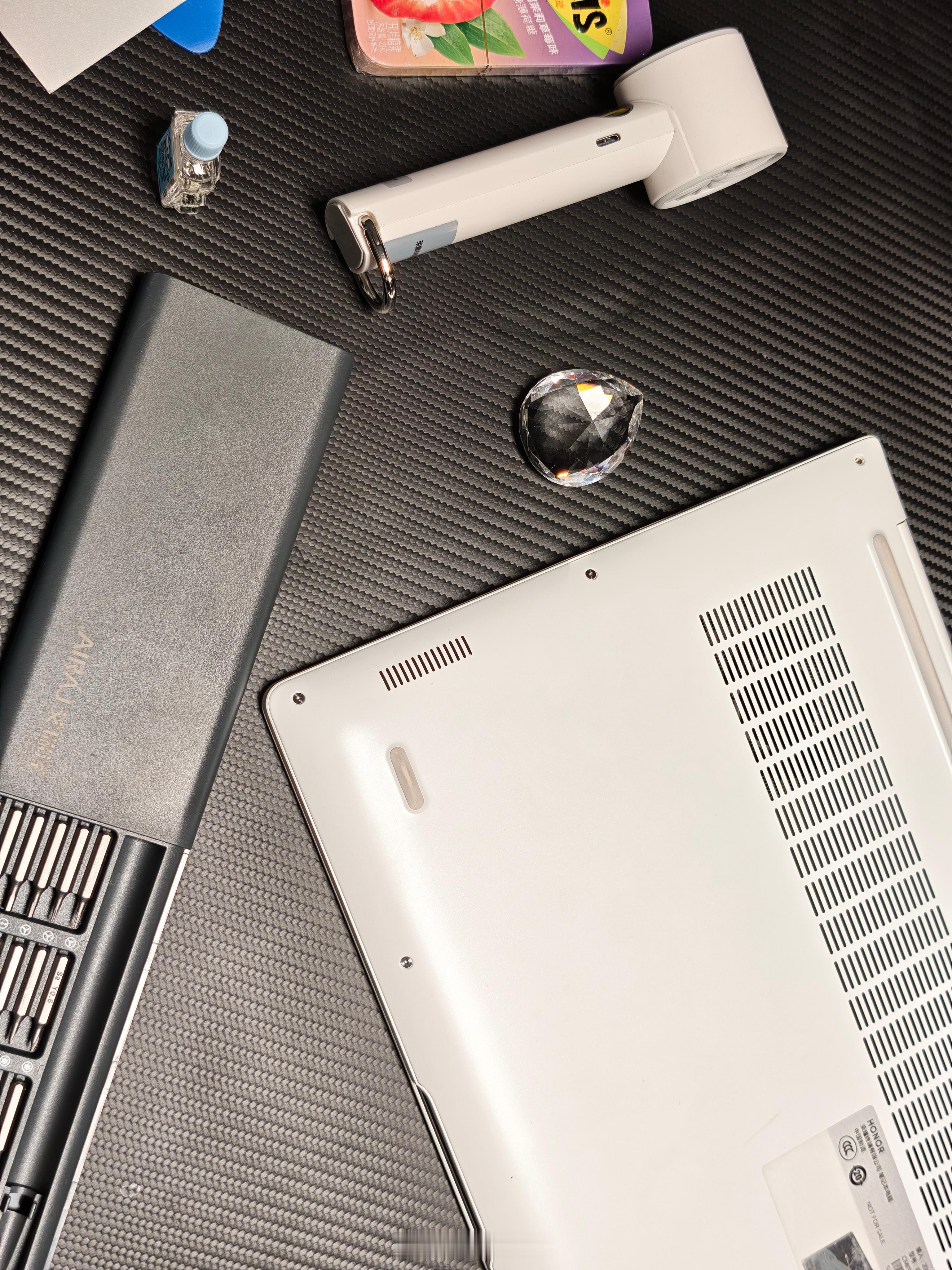 把pro14里面单独的2T盘拆出来给WIN了去年真应该多买几个2T