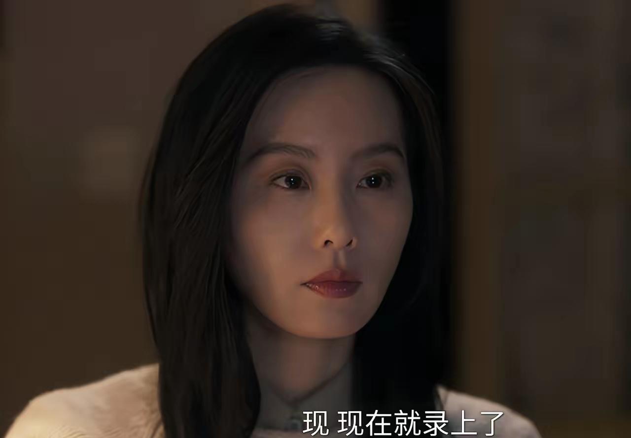刘诗诗现在的眼睛真的好呆滞无神，看着很疲惫没精神，像是没睡醒