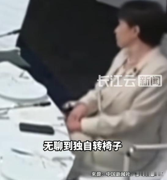 6月16日法国举办的G7峰会现场，各国领导人趁着会议空档扎堆聊天，特朗普、梅洛尼