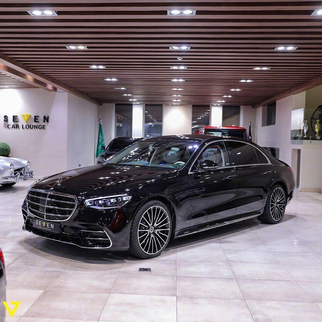 等你开上了奔驰S500，还会想起她是谁吗？