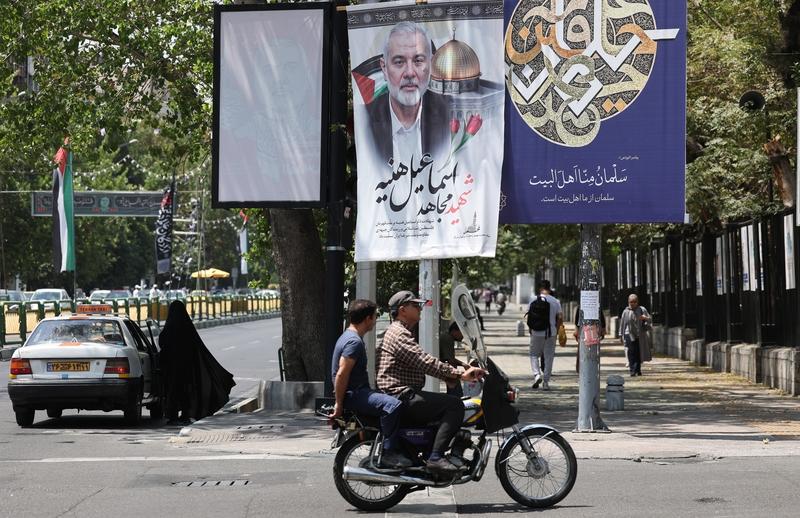 哈梅内伊遇袭这事儿，要说会不会引发全球动荡，还真得好好琢磨琢磨。哈梅内伊在伊朗那