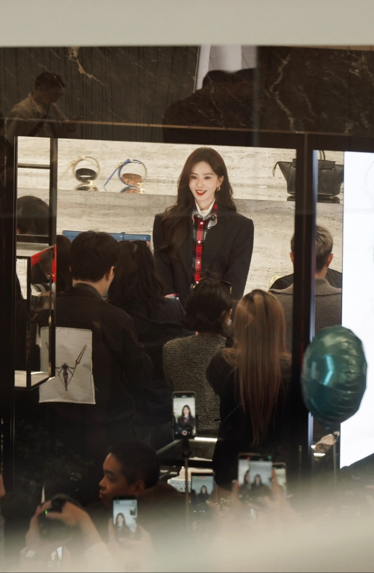 又捡到漂亮小宝贝了，刘诗诗纯生图就是能打工作室说的拍立得是这几张吗？好想要嘟嘴那