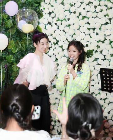 黄奕想对女儿说一声对不起黄奕谈女儿哽咽落泪 单亲妈妈的心酸从来都不被细说，所有辛