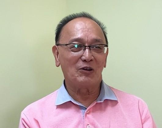 77岁曹查理近况香港没房产，今在东莞养老住35平米房晚年凄凉。
 
为什么那么多