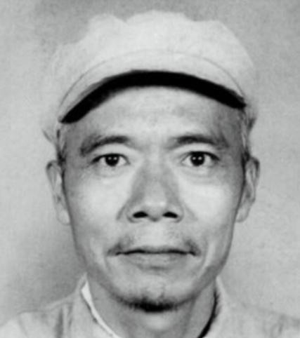 1937年深秋，上海法租界，34岁的红色电讯专家涂作潮，化名“蒋林根”，突然向组