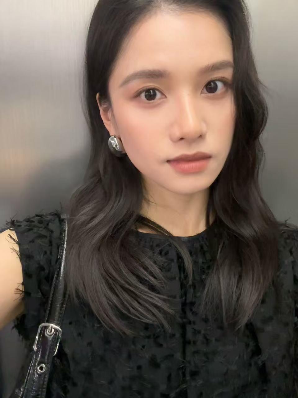 张婧仪新鲜事张婧仪蓝面膜 看看 ​​​