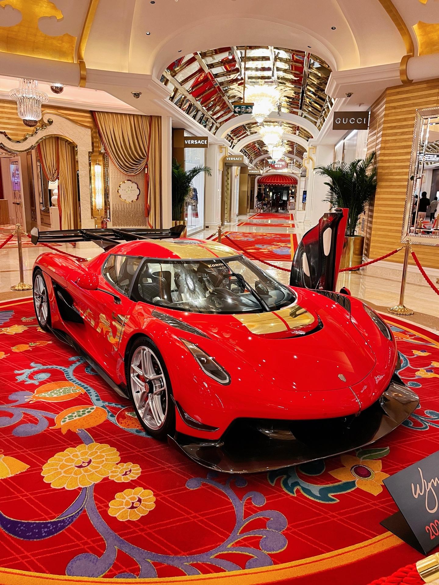 红金配色的幽灵