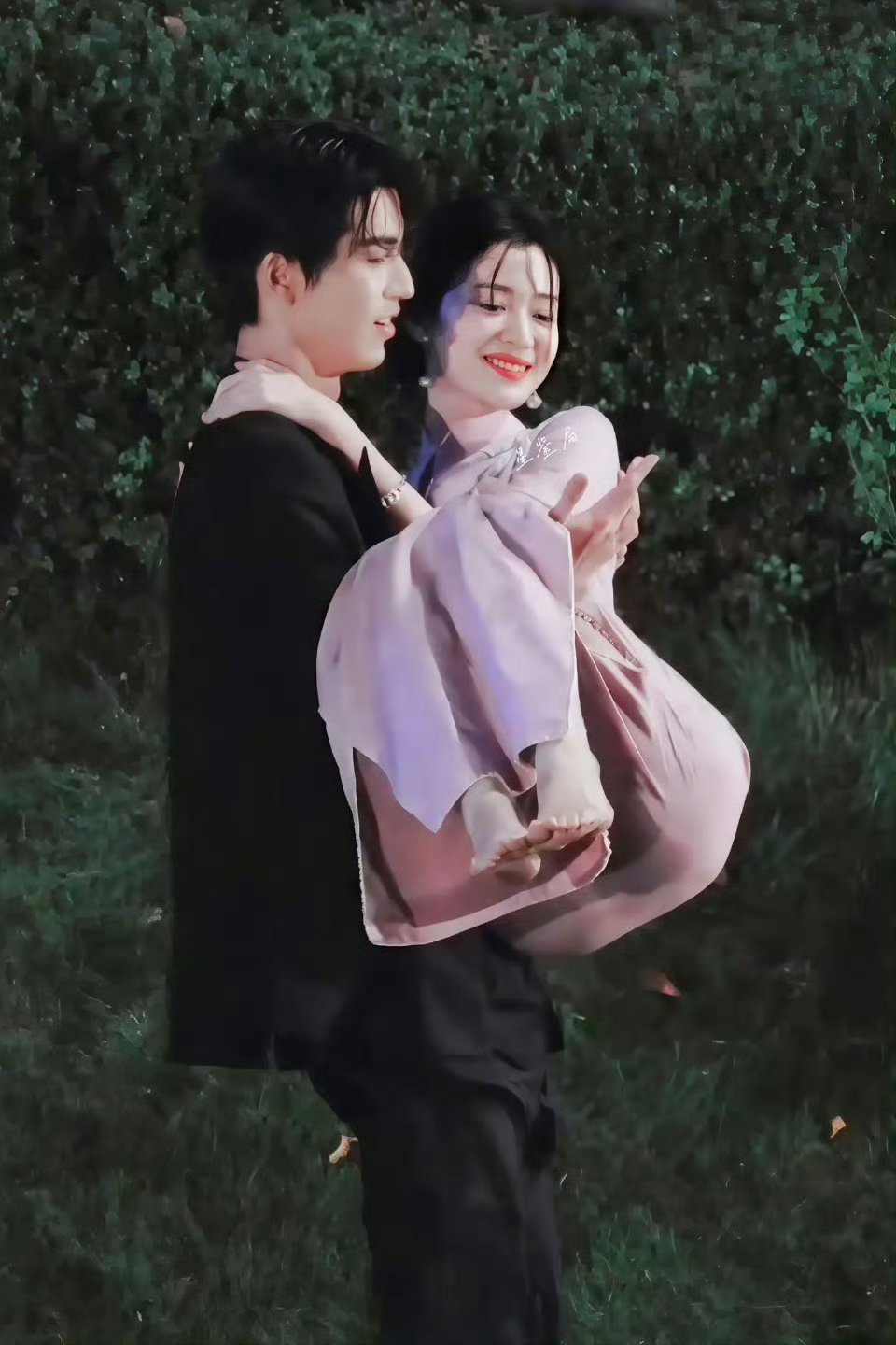 王楚然 女人中的女人这个楚然超绝172的身高配上大青衣脸，完全女人中的女人 