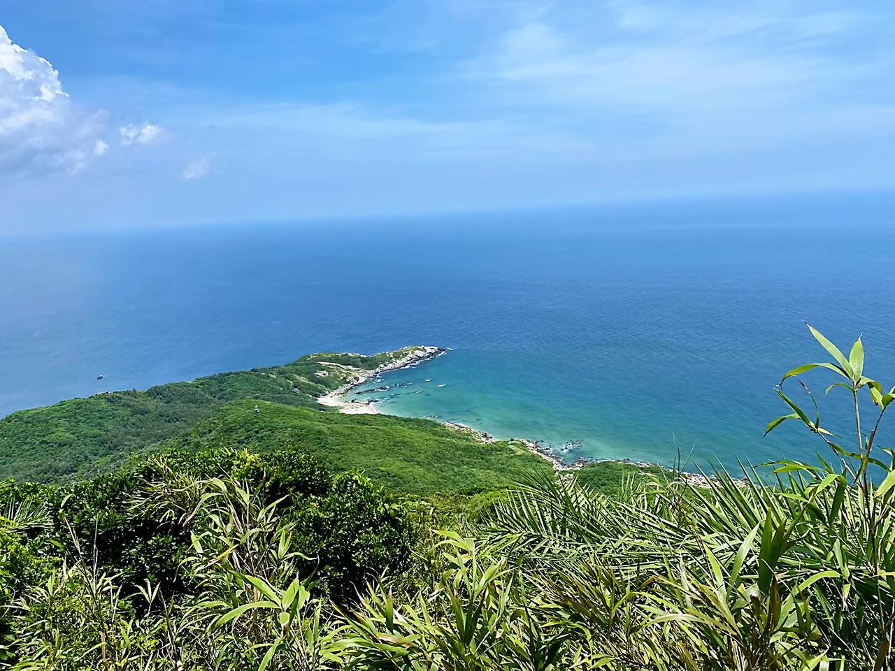 一个人的好运从哪里来呢？

1.眼里有笑。

2.从不讲丧气话。

3.不嚼舌根