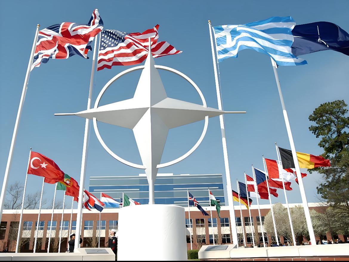 美总统正“认真考虑”让美方退出北约
英国《每日电讯报》4月1日刊载的对美国总统特