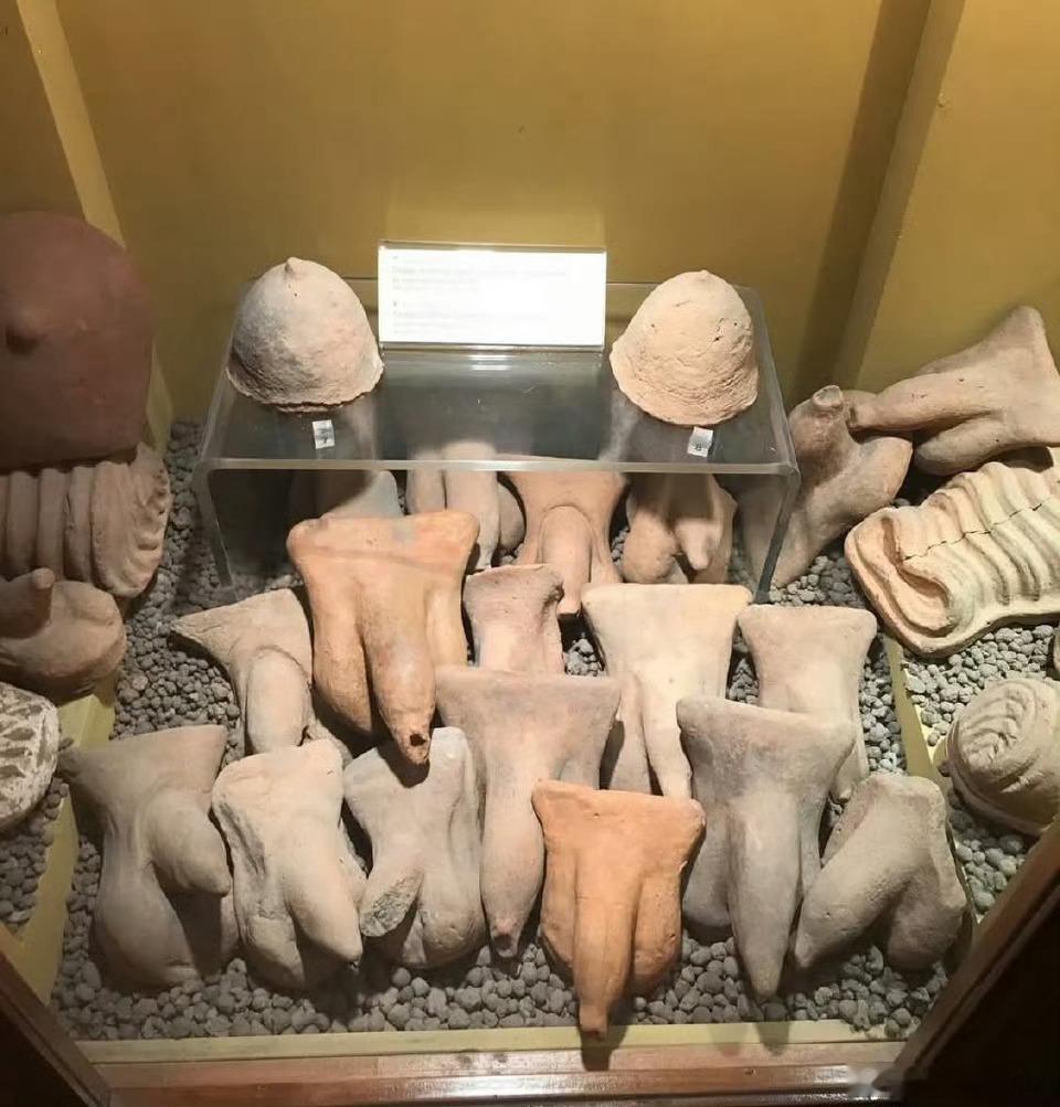 意大利，那不勒斯国家考古博物馆“秘密柜”（Gabinetto Segreto）中