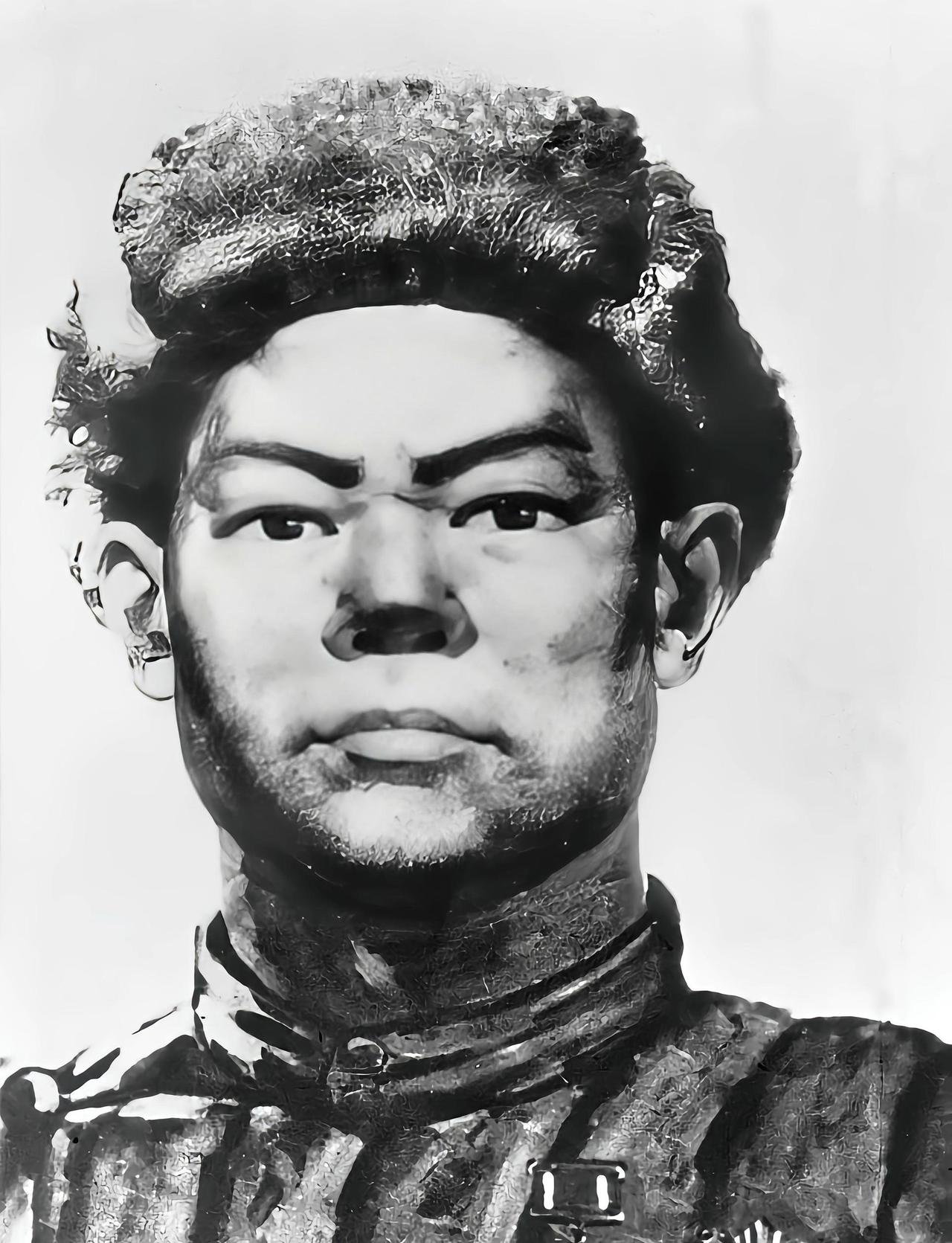 1958年，志愿军撤军前夕，黄继光的弟弟私自离队被抓回，连长问他为什么离队，他说