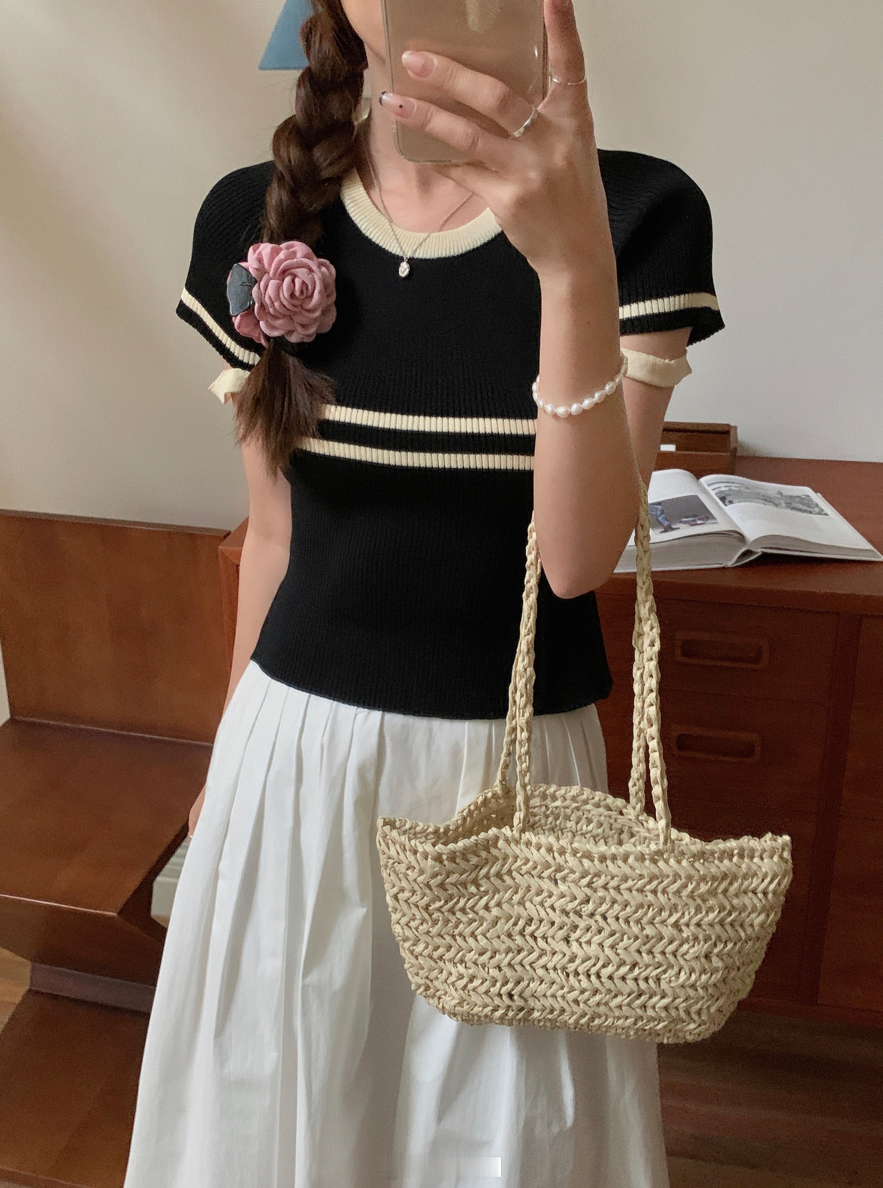 🥀📓🎧本周预告：周四30号：冰麻短袖针织衫 🔗：周六1号：飘飘纱裙（裙裤