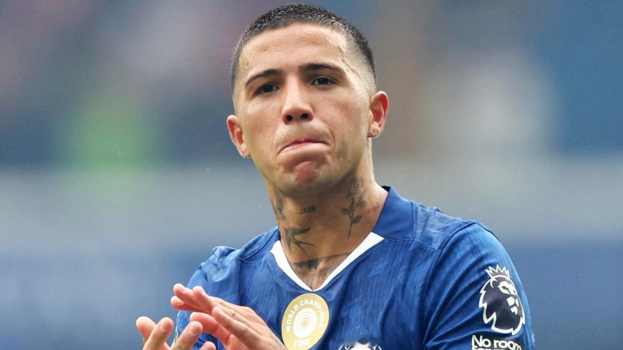 恩佐在接受采访时表示：将无法为阿根廷队出战安哥拉的友谊赛。
他刚刚与医疗团队沟通