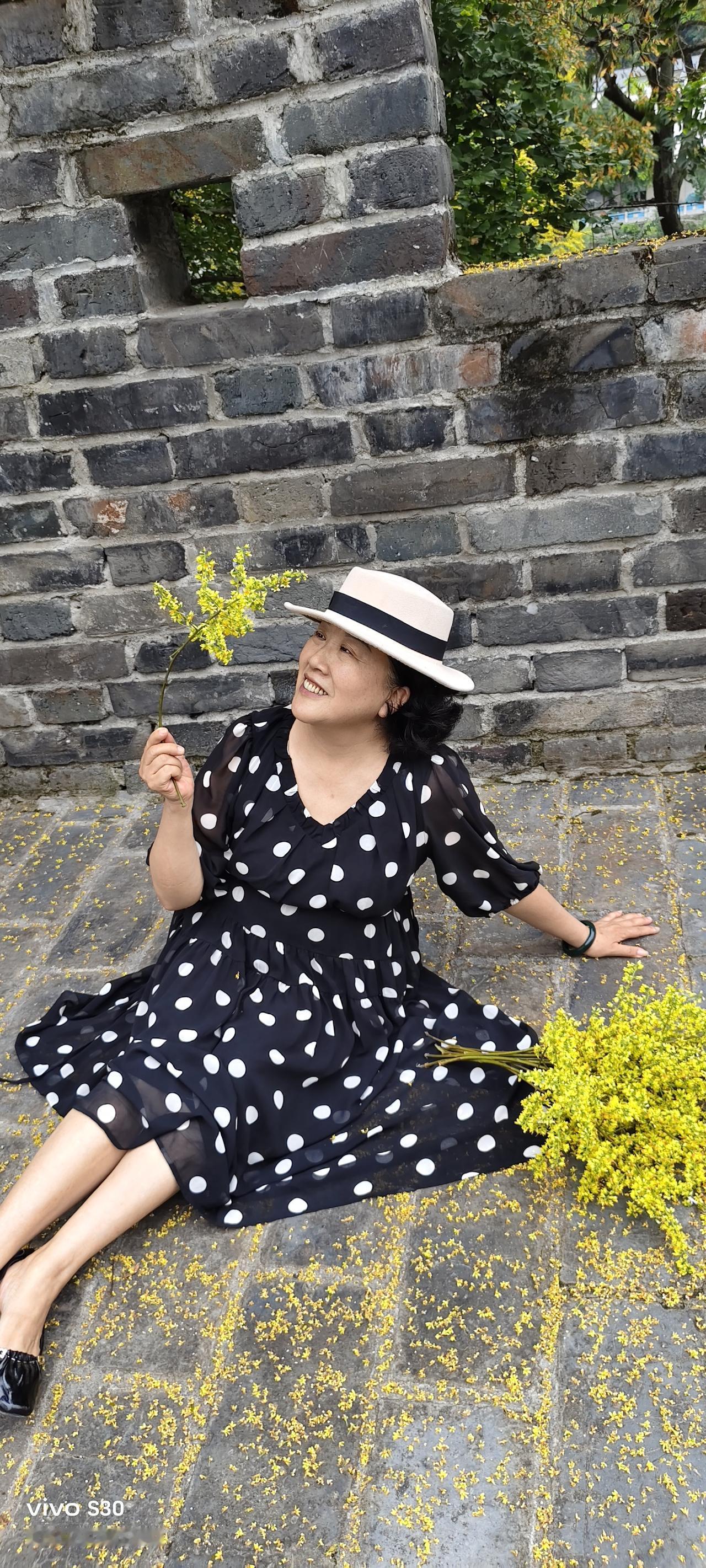 其实啊，绝大多数男人，
娶老婆并非是出于爱
而是想要借助对方
为自己生儿育女
替