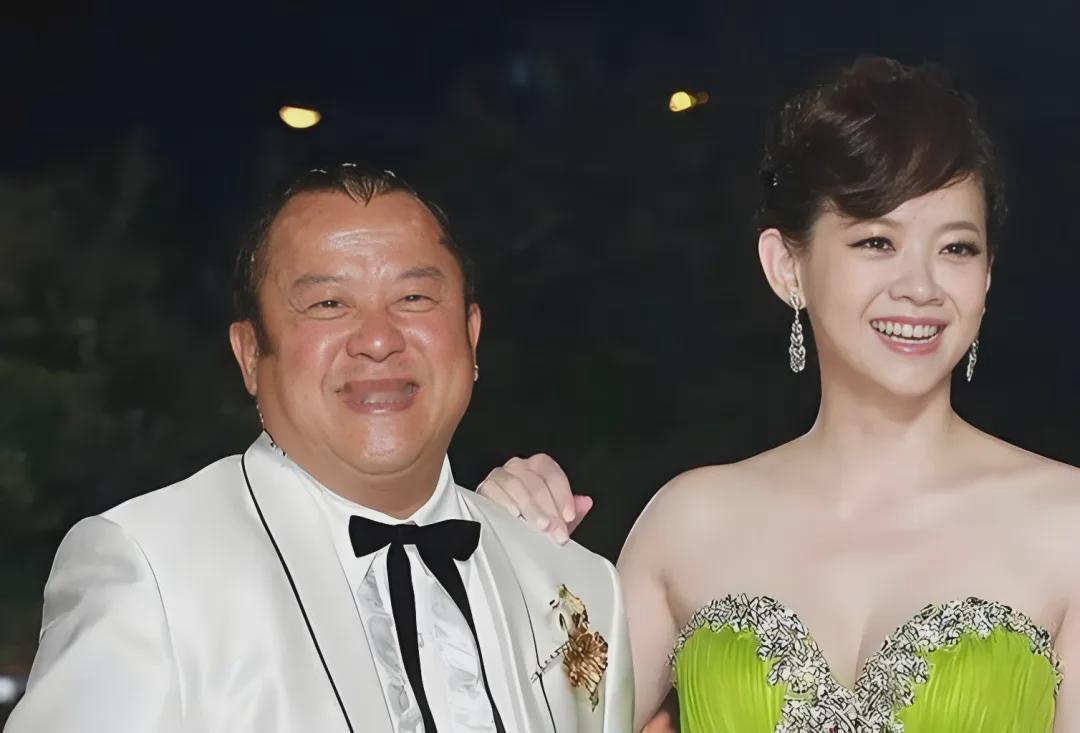 娱乐圈中的三对亲生父女



• 曾志伟与曾宝仪：曾志伟是香港娱乐圈的“大佬”，