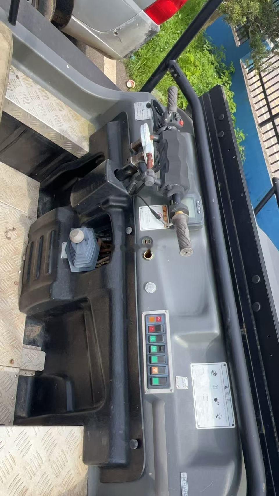 在南方某地派出所里看到的，由于当地环境就这样，所以这种车很多，当地在滩涂里作业都