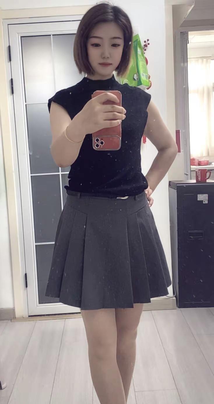 不要在乎年龄，美颜一开你就是18岁，想怎么穿就怎么穿