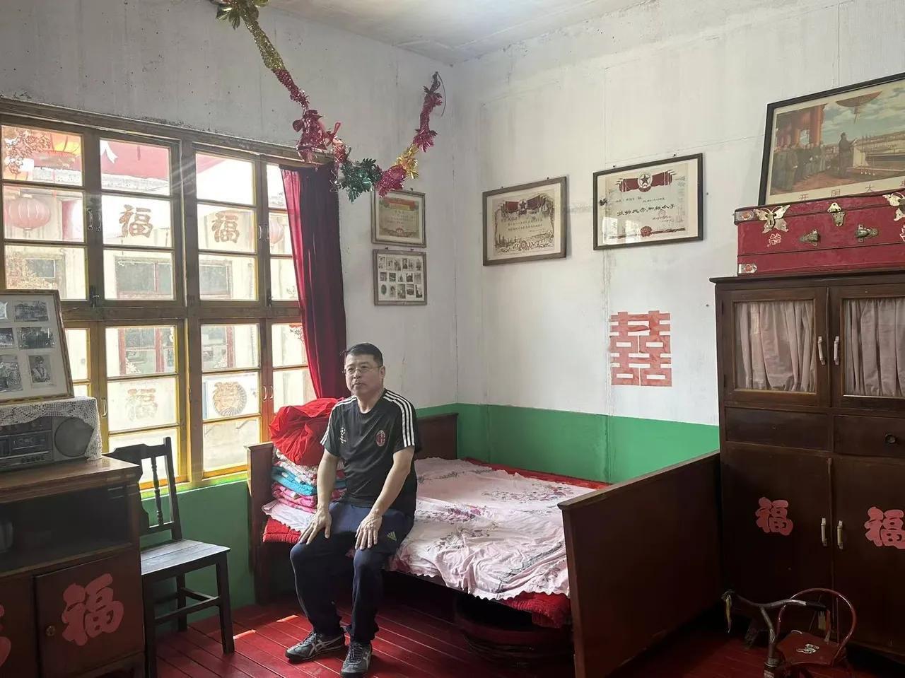 砸锅大叔，结果把自己的碗砸碎了

作为公众人物，要懂得慎言。什么能说，什么不能说