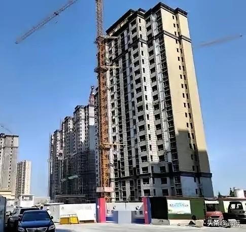 太讽刺了！黑龙江大庆，女子一时冲动，经熟人介绍将全家的500万血汗钱借给某房地产