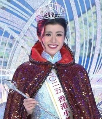 陈咏诗港姐冠军 2025年港姐桂冠由9号陈咏诗夺得，亚军是7号施宇琪 ；季军是1
