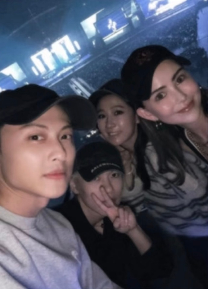 王子邱胜翊交保释金后回昆凌豪宅 据台媒，“王子”邱胜翊4月初因卷入艺人“逃兵役”