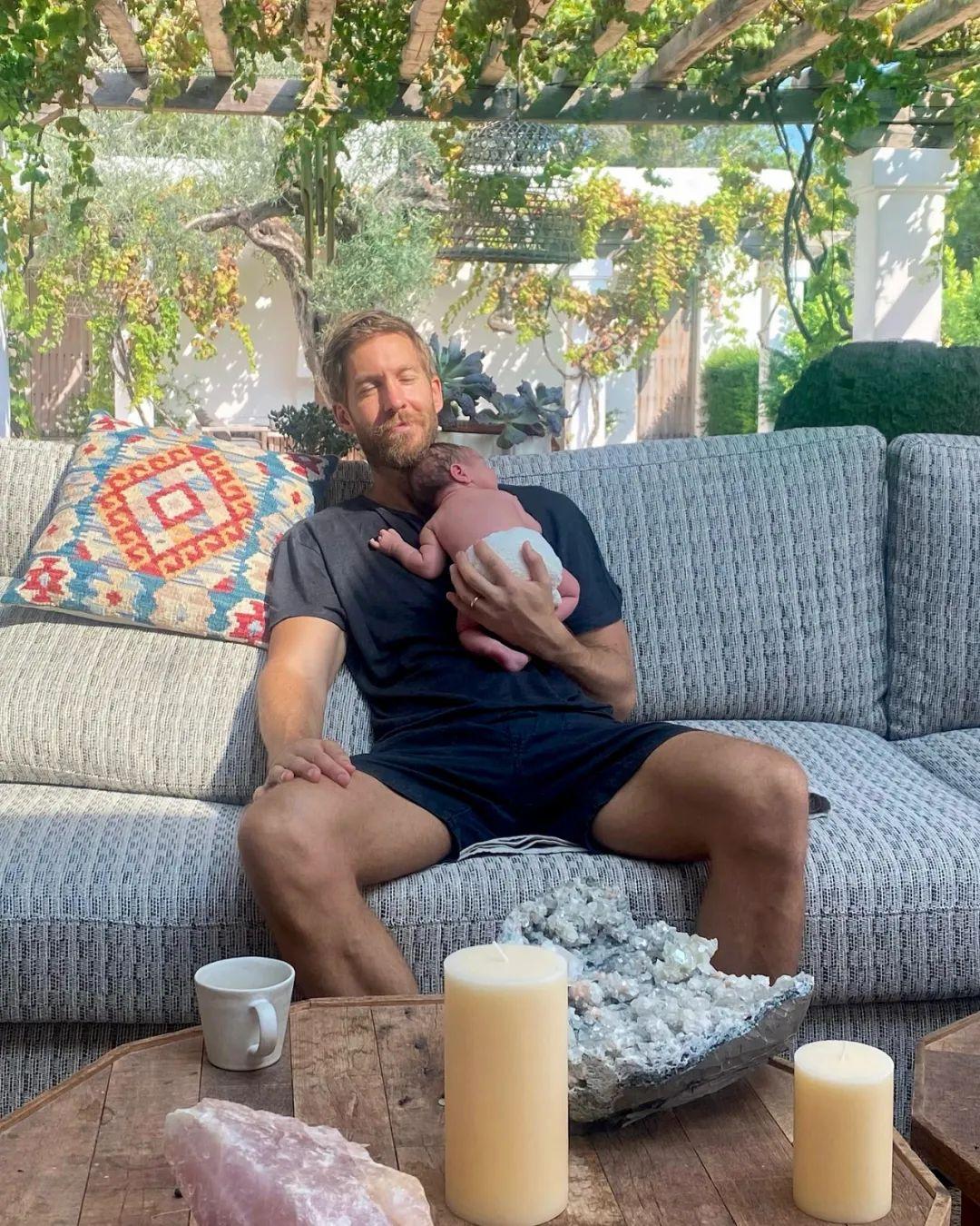 Calvin Harris 宣布做爸爸了，孩子最近在家出生。
喜欢他！