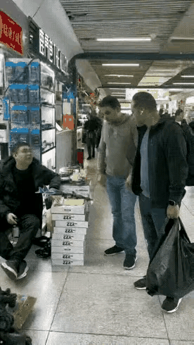 这种先进战斗机能出口吗？大鹅看到在地摊上销售，还不得羡慕死！美国估计理解不了，这