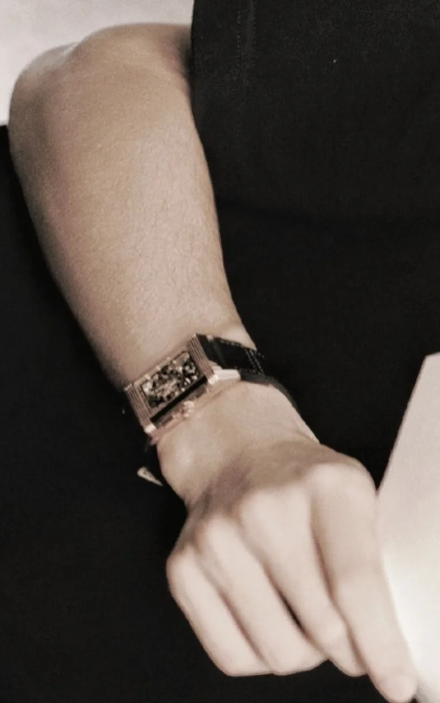 嗅到了荷尔蒙的味道