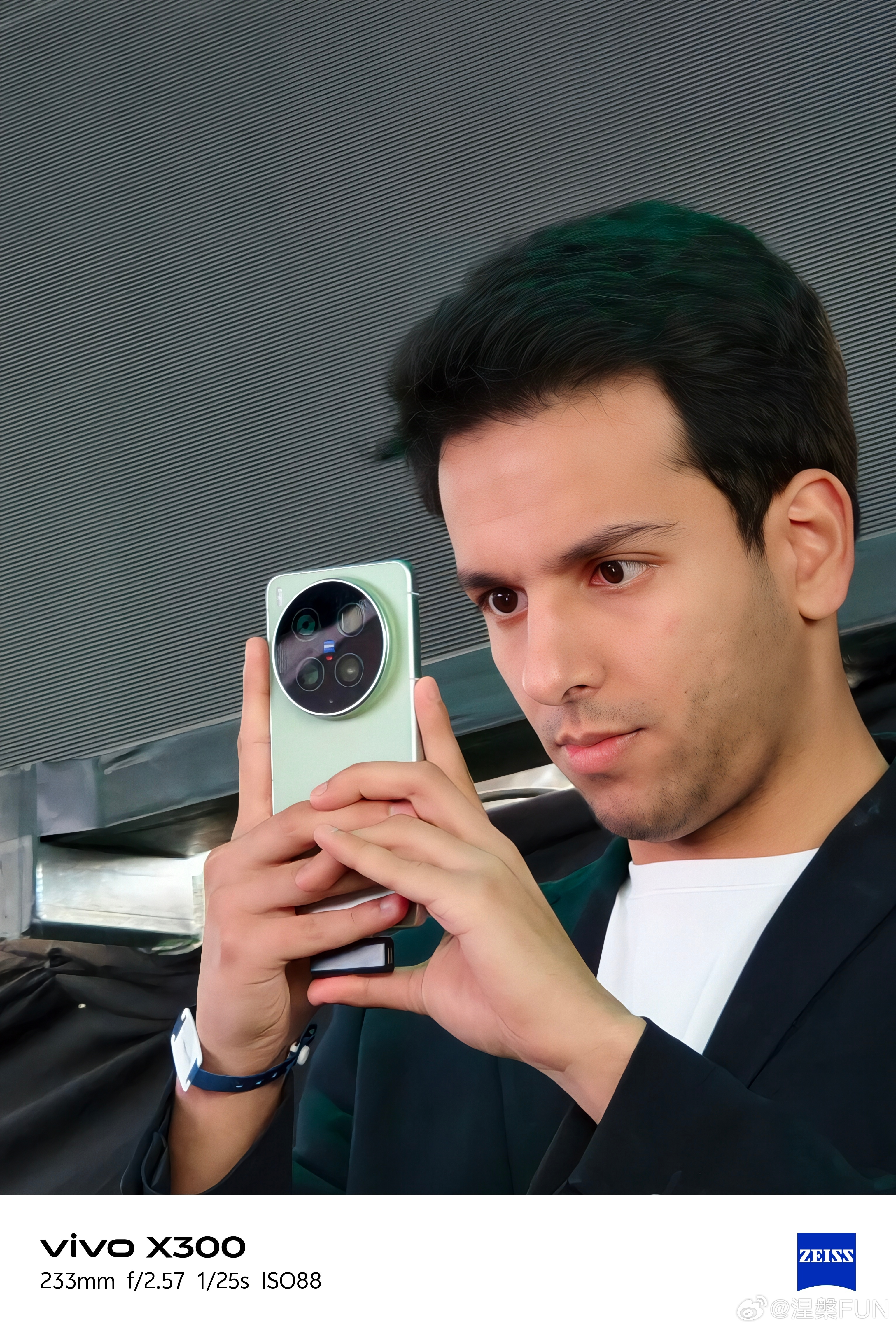 vivo X系列新品发布会现场，我居然看到了方浩明！别说，本人很帅呀！当然，手机