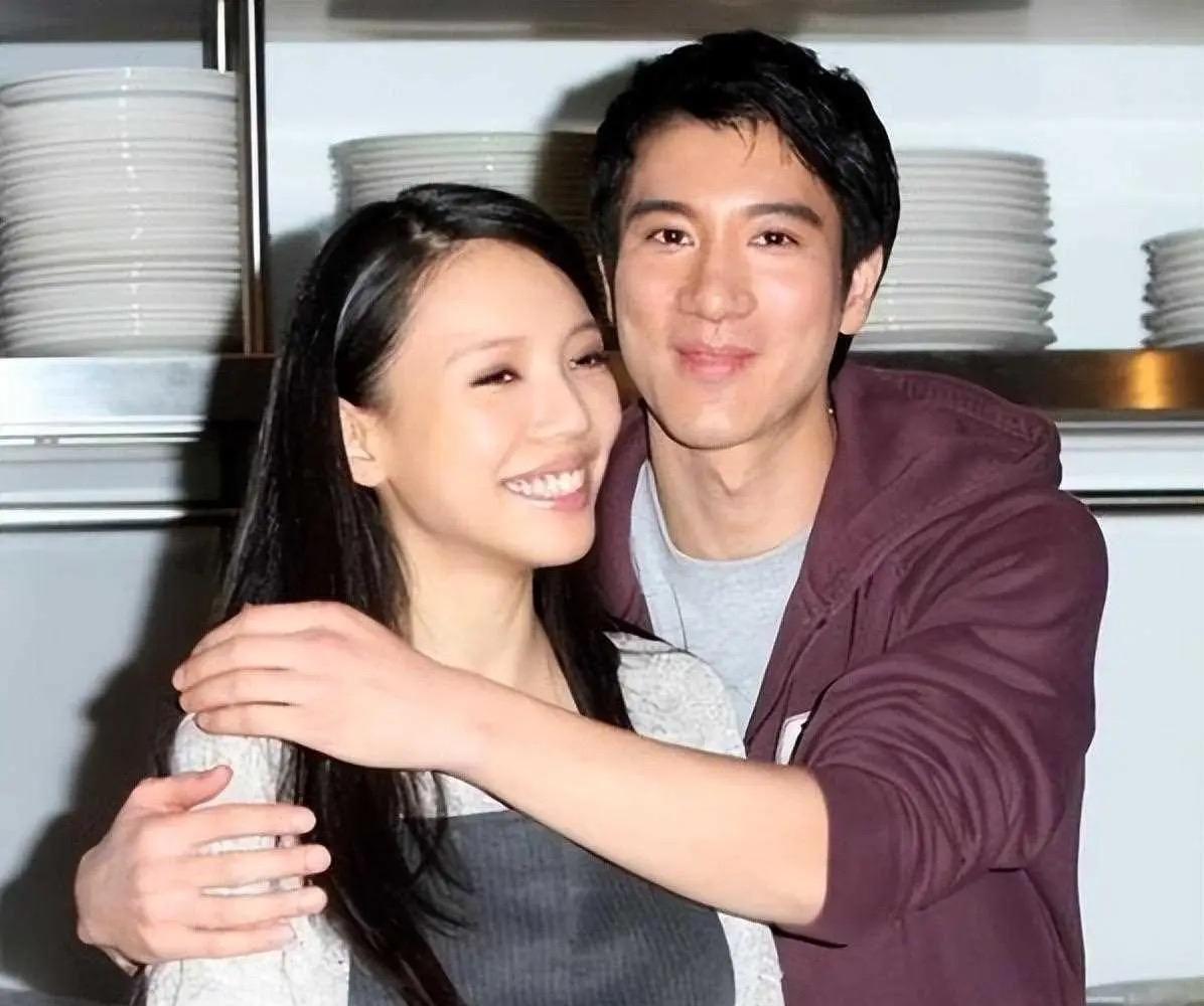 情感专家说：
“姑娘，到死都要牢记：跟你发生亲密关系的男人他不一定爱你，跟你发誓