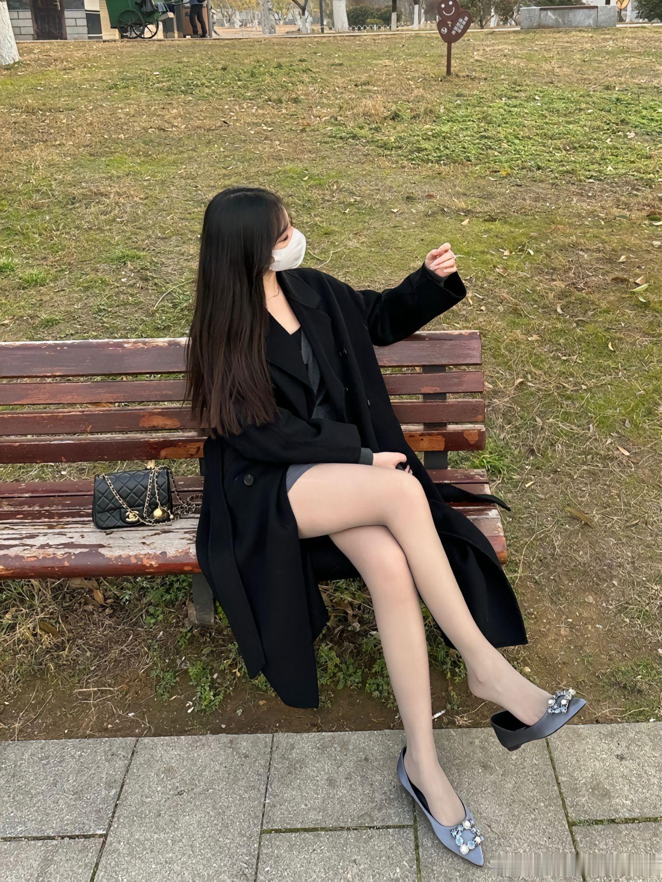 灰丝平底鞋 ​​​