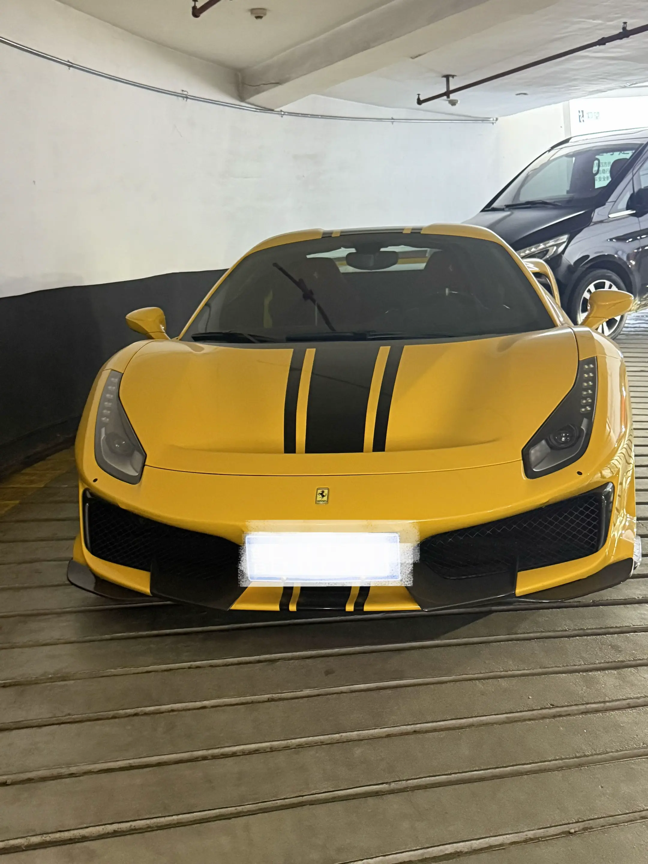 国内不超过20台的法拉利限量版顶级超跑488 pista spider...