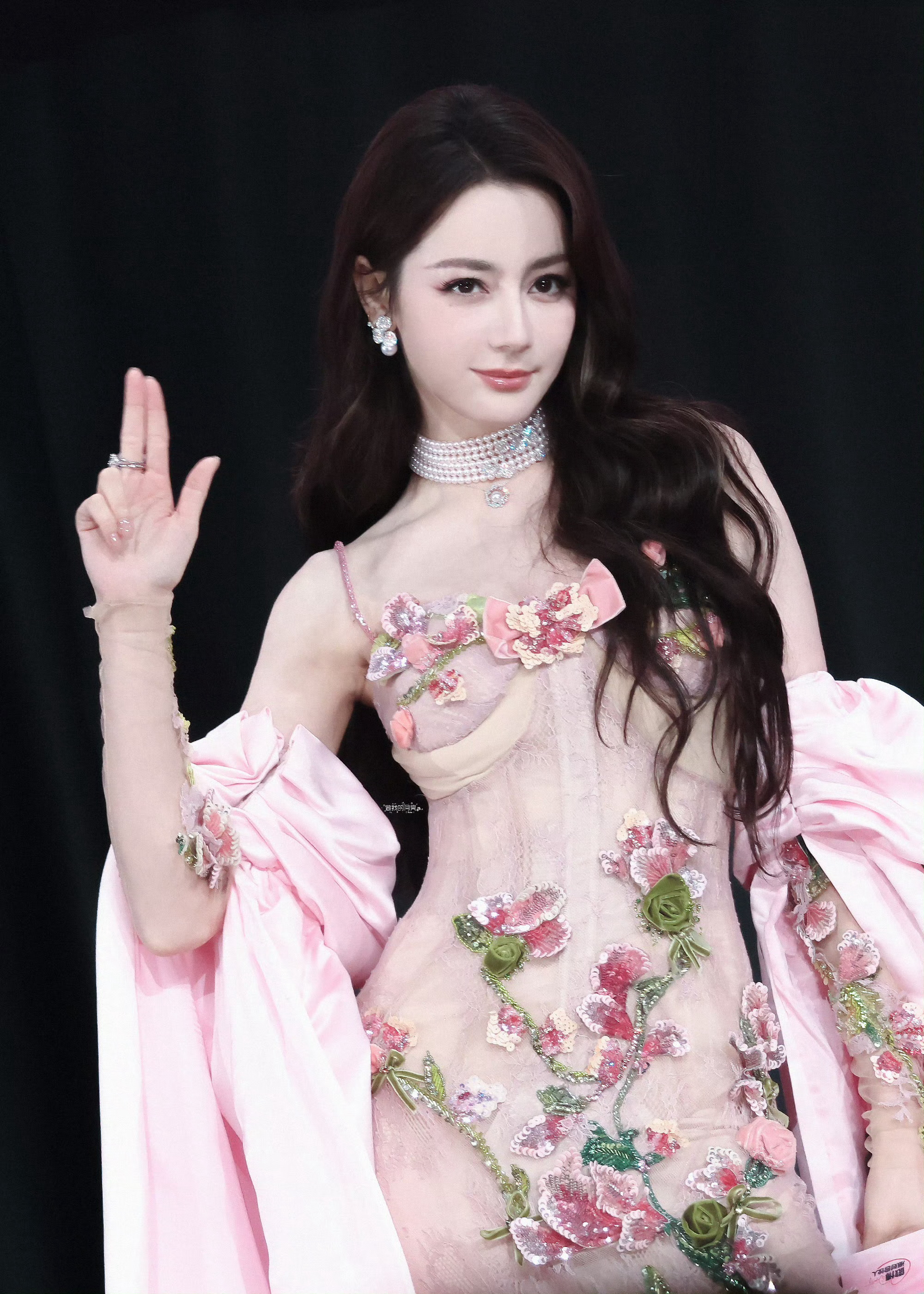 花之精灵💐*🪽迪丽热巴巴黎时装周 dlrb迪奥全球品牌大使迪丽热巴 ​​​