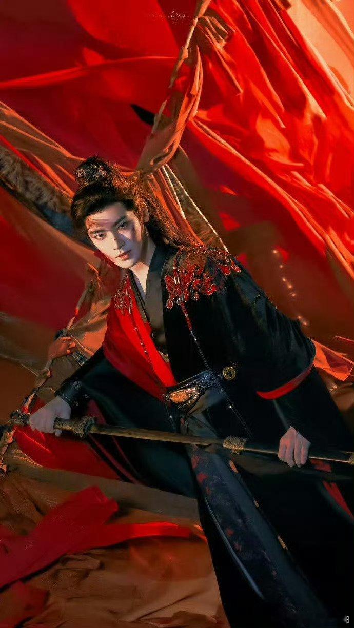 侯明昊新剧完全是主人级别 侯明昊把萧无衣的“主人感”演活了！《雀骨》造型适配度1