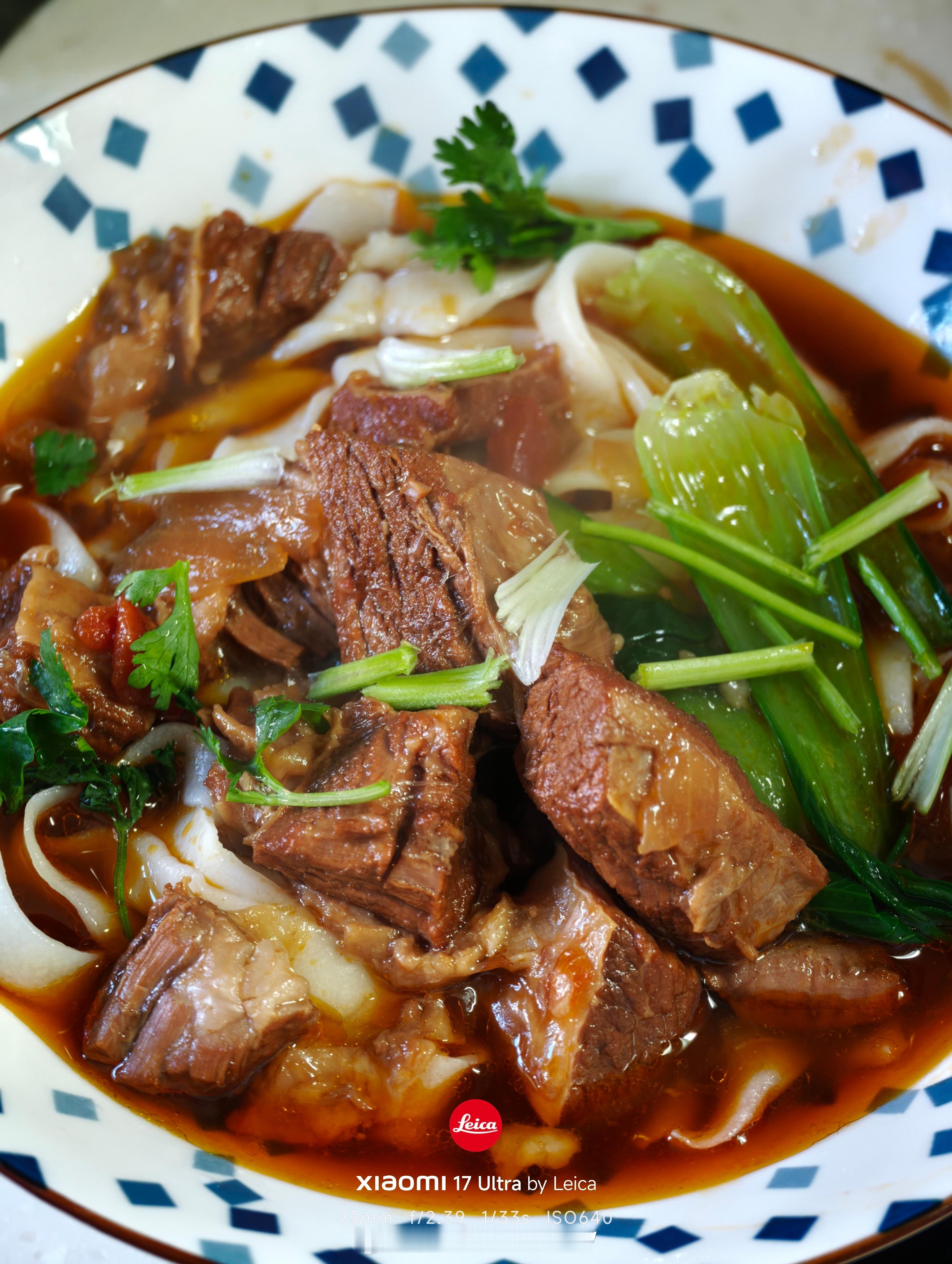 身体这些信号提醒你吃多了前天吃了两碗牛肉面，昨天吃了两碗大米饭，真心主食吃多了，