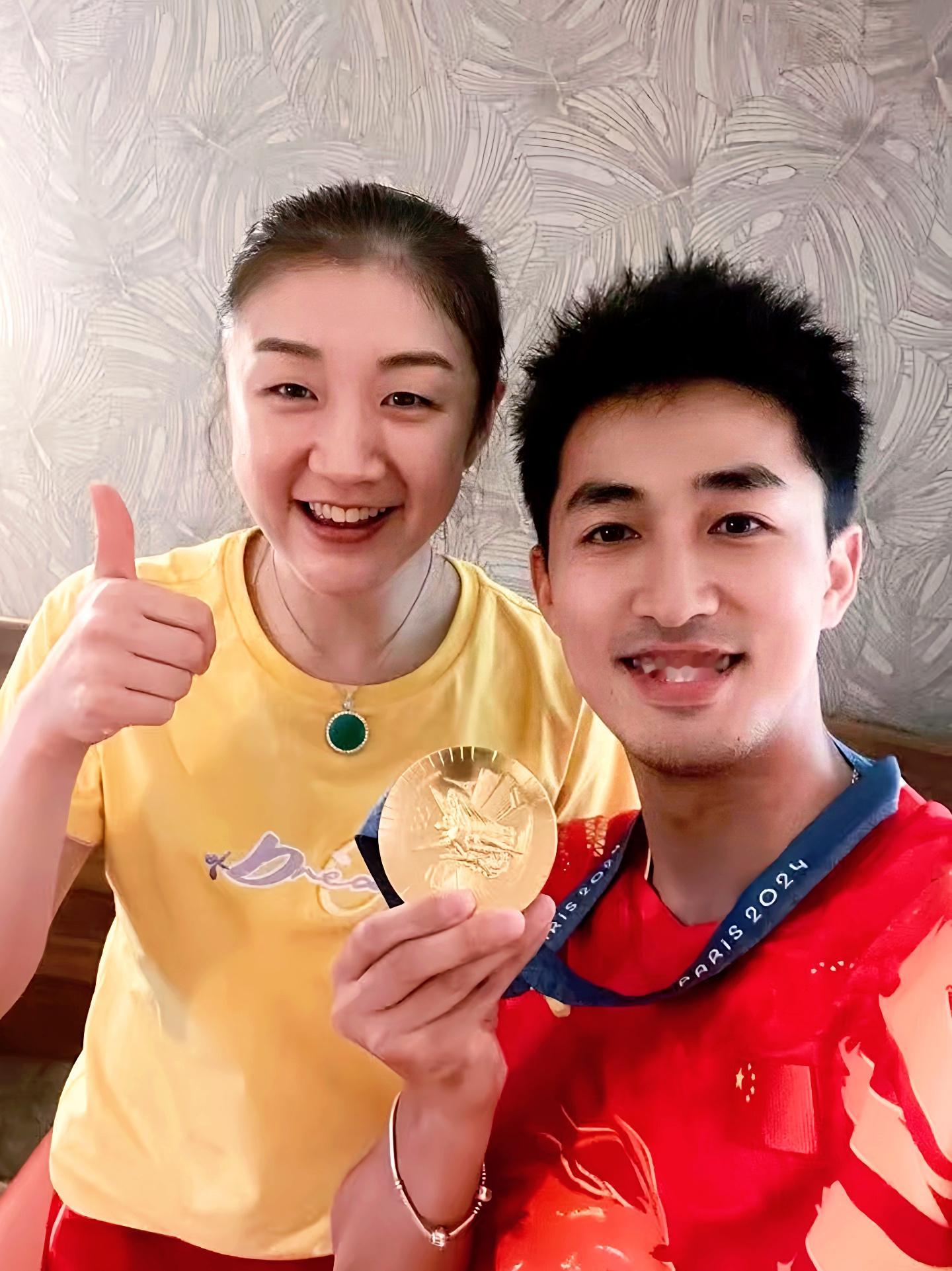 一张没见过的：明媚小梦陈梦